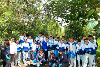 Zipaquira siembra conciencia EPZ y estudiantes sembraron vida en la quebrada El Amoladero