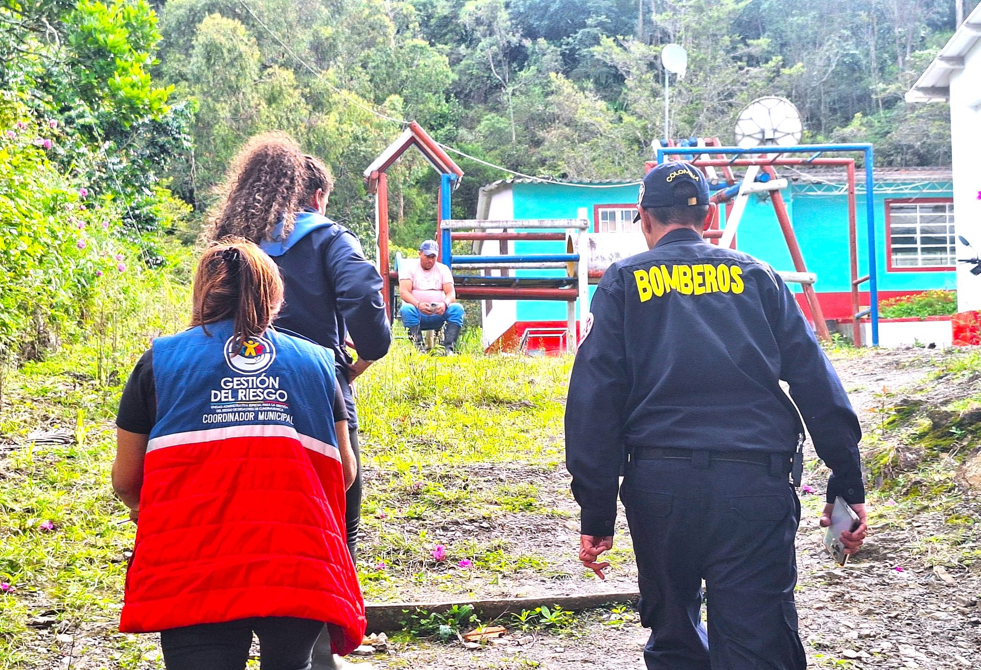 Bomberos Cundinamarca lidera operativo de emergencia en Fomeque1
