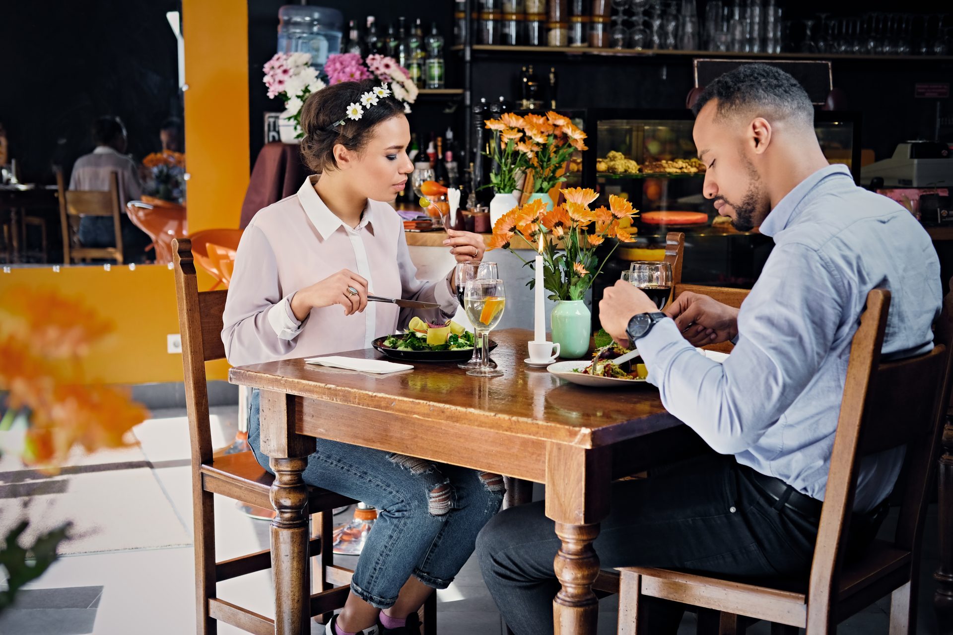 black american male and female eating vegan food 2025 01 25 17 20 54 utc