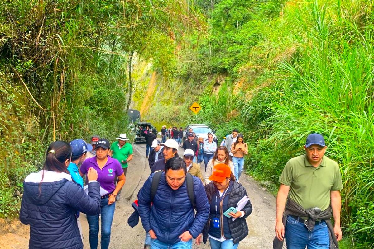Inspeccionan 16 puntos criticos de la Perimetral de Oriente para intervencion urgente1