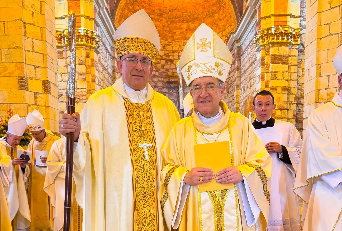 Monseñor Jorge Enrique Malpica Bejarano y el Obispo de la Diócesis de Zipaquirá, Monseñor Héctor Cubillos Peña. Foto de la Diócesis de Zipaquirá.