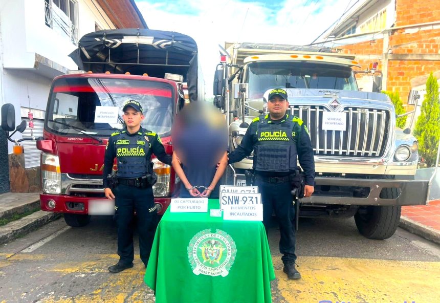 Sasaima Policia captura a ladron armado y recupera volqueta y camion robados en persecucion1