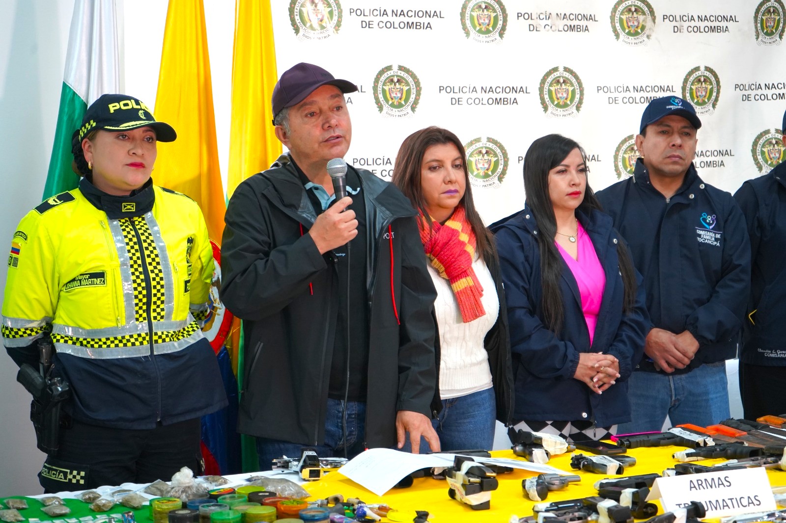 Tocancipa incauta mas de 570 armas decomisa drogas y anuncia plan contra la accidentalidad vial2