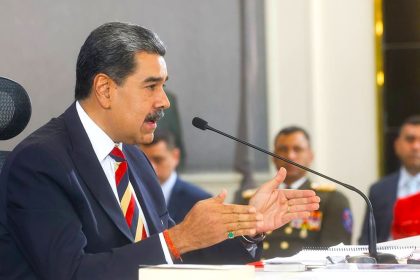 8 buques con 1.200 misiles y un submarino nuclear apuntan a Venezuela Nicolas Maduro