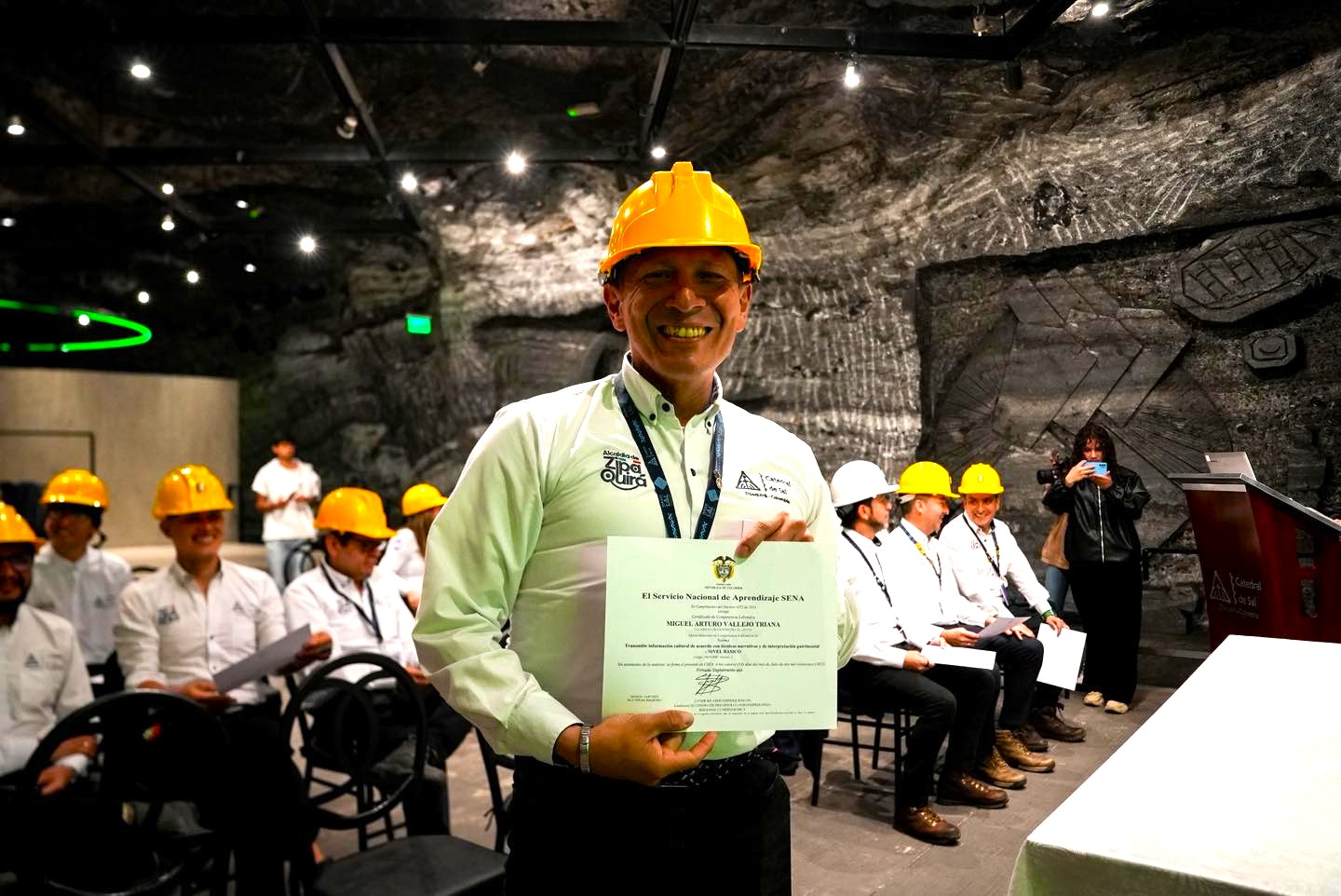 Catedral de Sal potencia su magia con 30 guias graduados en tecnicas narrativas1