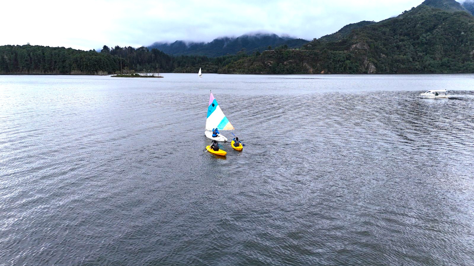 Embalse del Neusa reabre actividades nauticas y se consolida como destino de turismo sostenible1