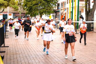 En Chia mas de 3.400 mujeres vivieron la Carrera Atletica Mujeres Vida y Esperanza 2025 1