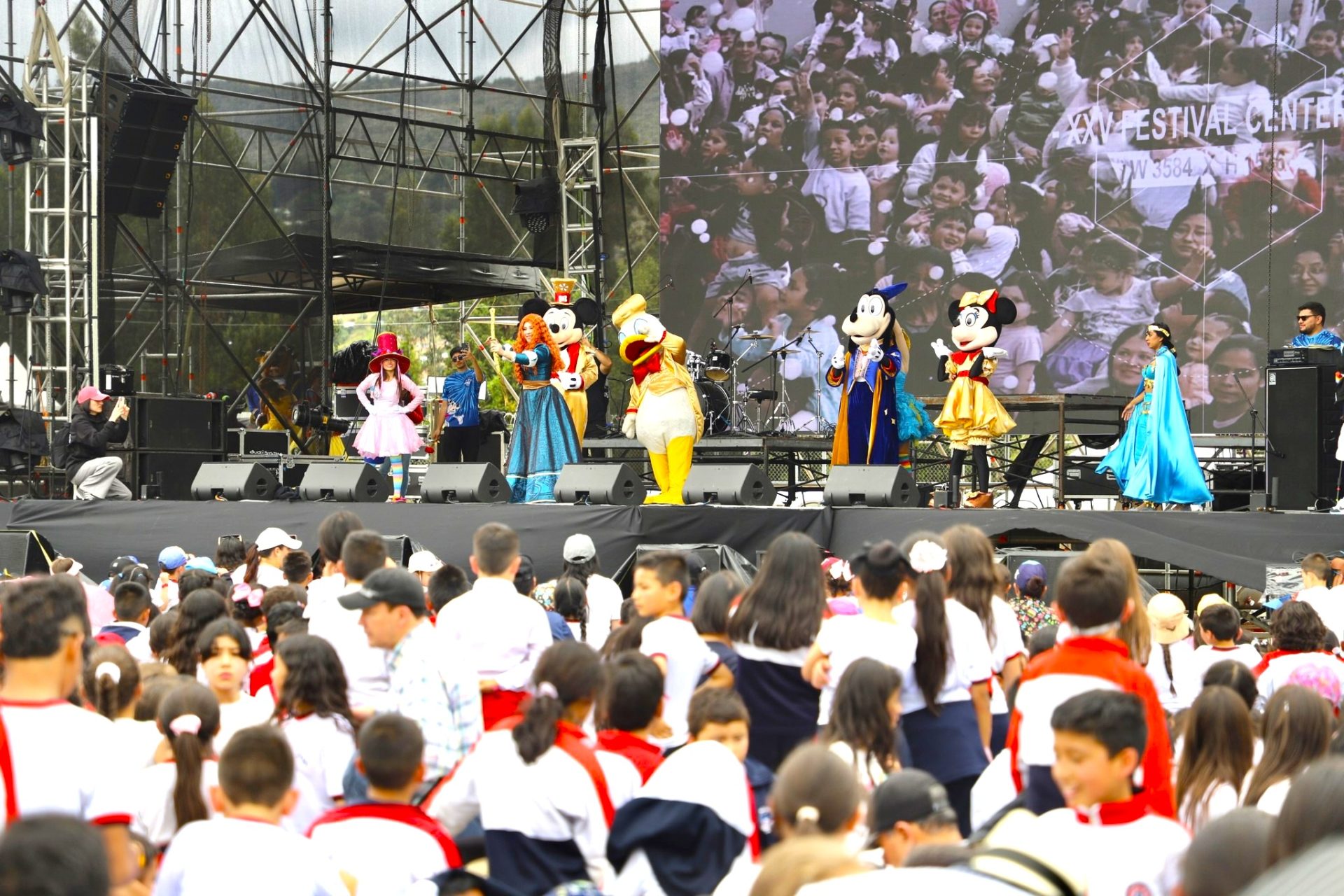 Festival de la Colombianidad en Tocancipa arranco con alegria y magia Disney1