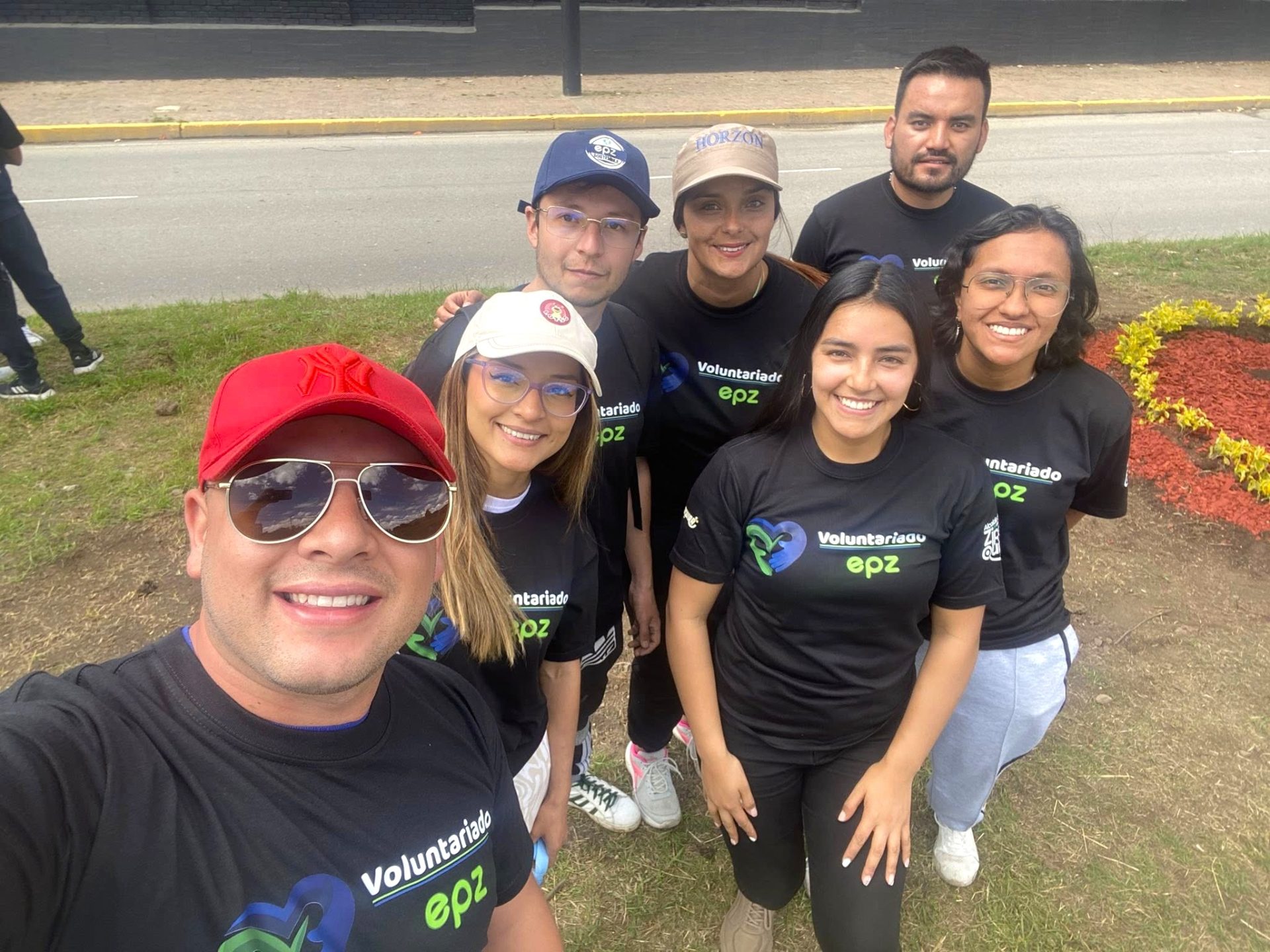 Voluntariado EPZ transforma con color y vida parques canchas y calles de Zipaquira