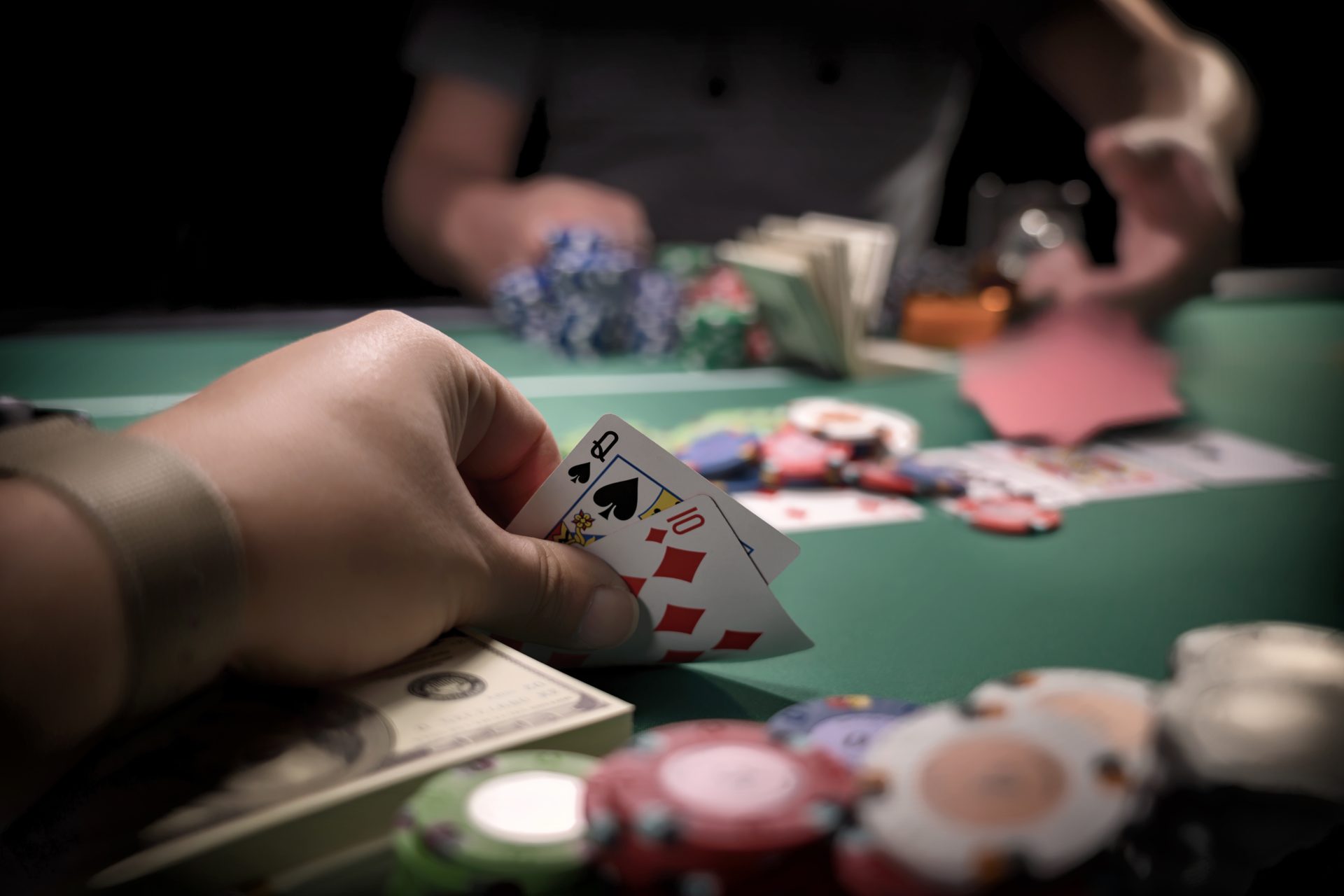 ¿Por que hacemos All In La psicologia de las apuestas altas en pronosticos deportivos