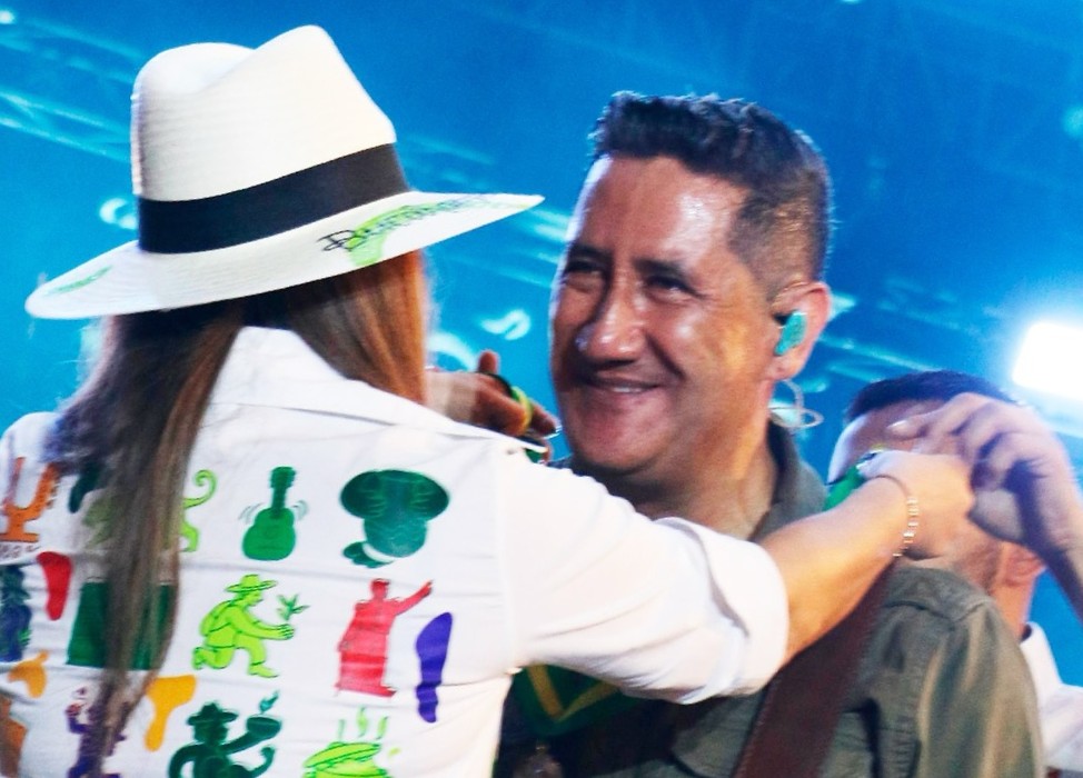 ‘Heredero condecorado como Ciudadano Meritorio y se consagra como embajador de la carranga