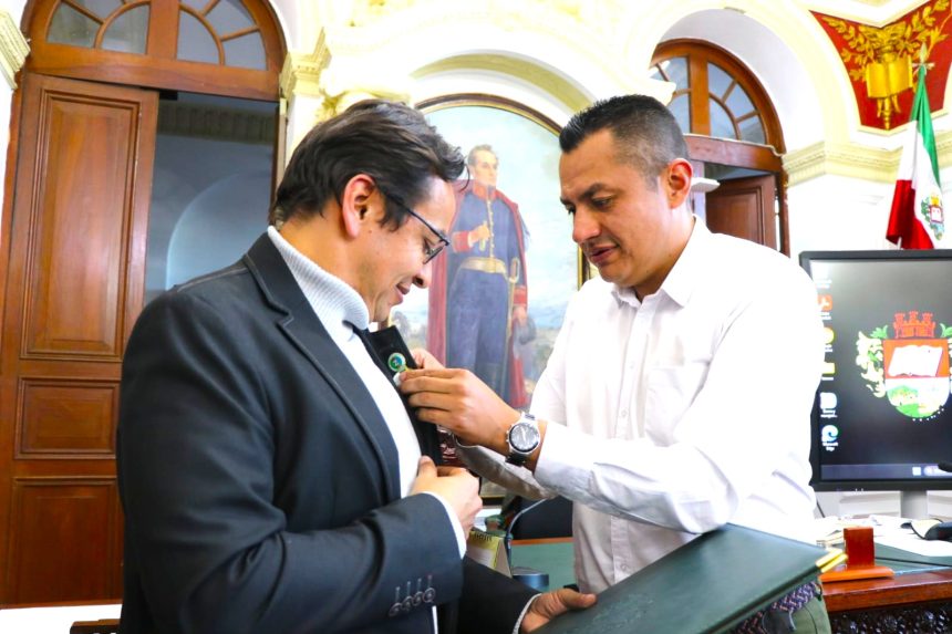 El Concejo de Zipaquira exalto los 50 anos del Santiago Perez1