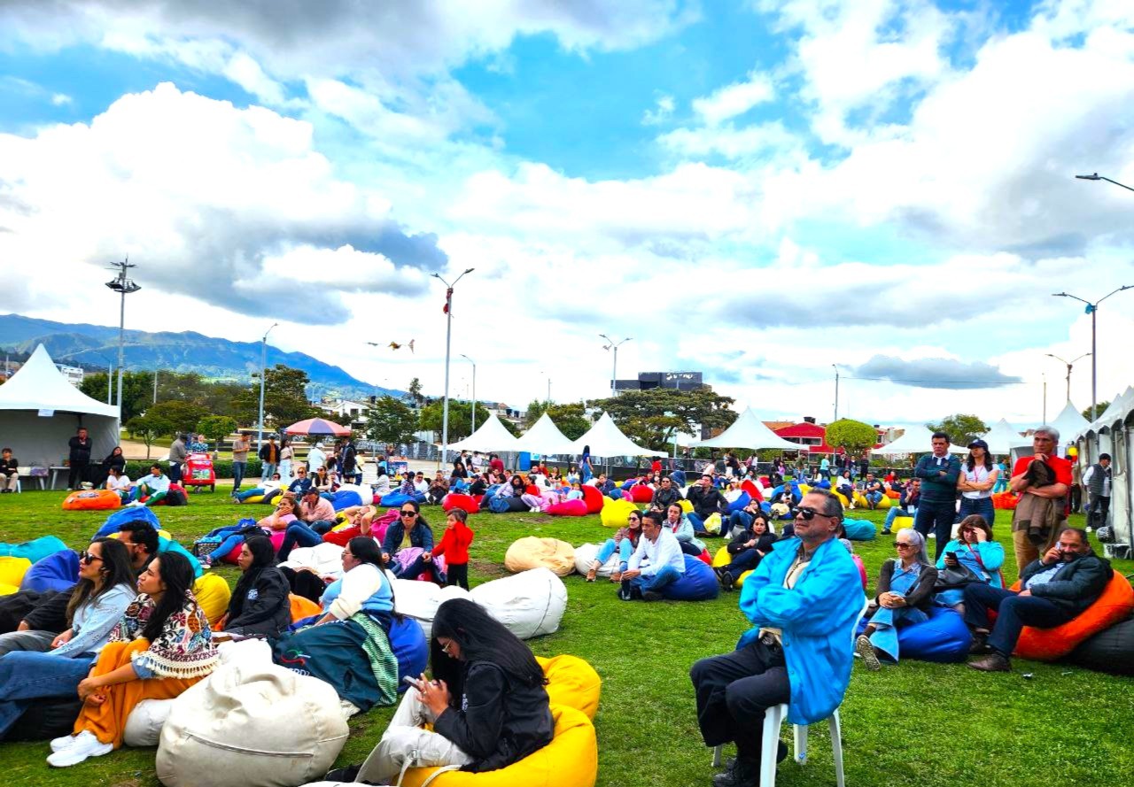 Festival LEO 2025 encendio la pasion por la lectura y la tecnologia en Zipaquira