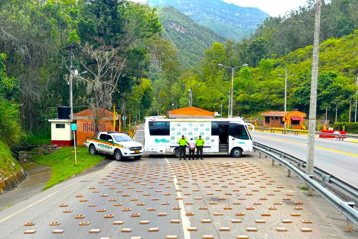 Incautan de 266 paquetes de cocaina en Caqueza sobre la via al llano 1