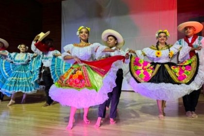 Chia lleno de ritmo y tradicion el Festival de Danza Ciudad de la Luna 20251