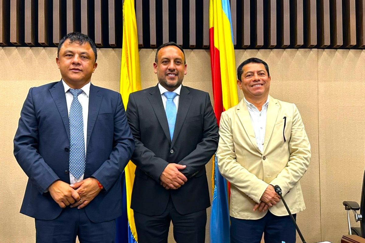 La Asamblea de Cundinamarca eligio su Mesa Directiva 2026 Juan Gabriel Ayala la presidira1