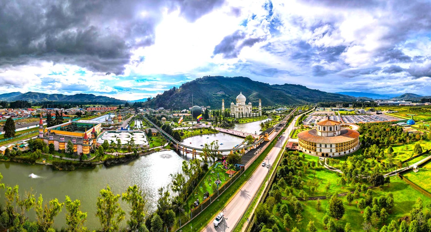 La Fundacion Parque Jaime Duque recibio la Orden al Merito Policarpa Salavarrieta en Grado Oro2