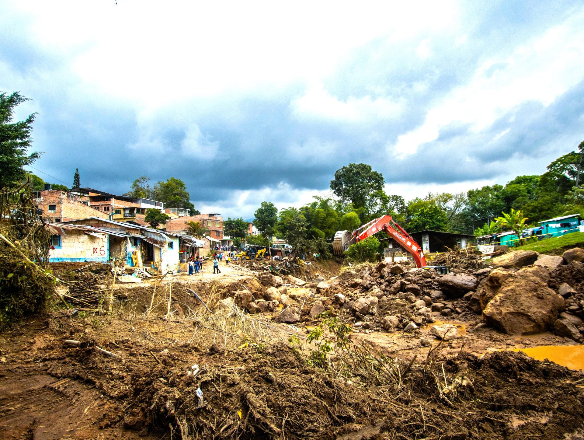 Silvania golpeada 1.800 millones para reconstruccion y una busqueda que sigue sin descanso2