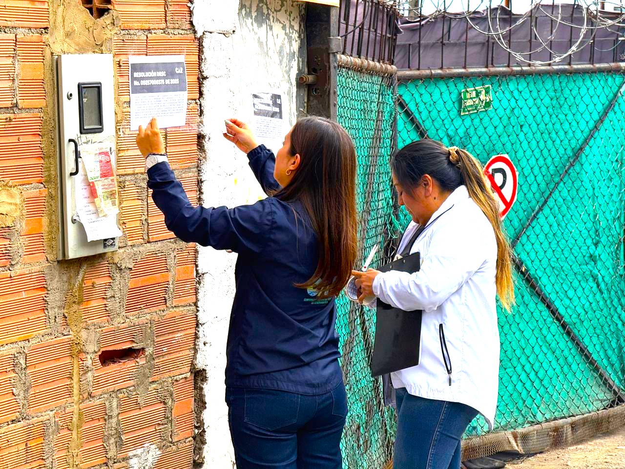 Suspenden obra en Zipaquira por relleno ilegal con escombros y riesgo ambiental2