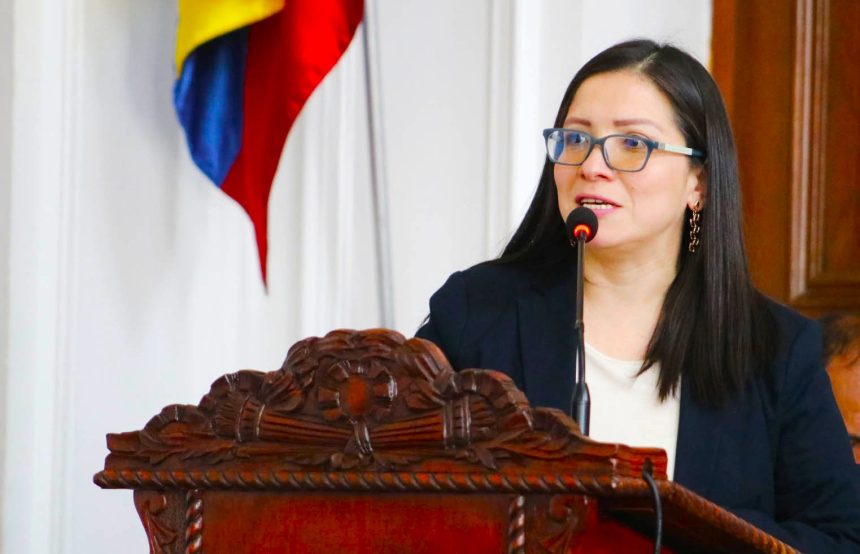 Yeimys Angelica Cruz Mantilla continuara como secretaria general del Concejo de Zipaquira en 20261