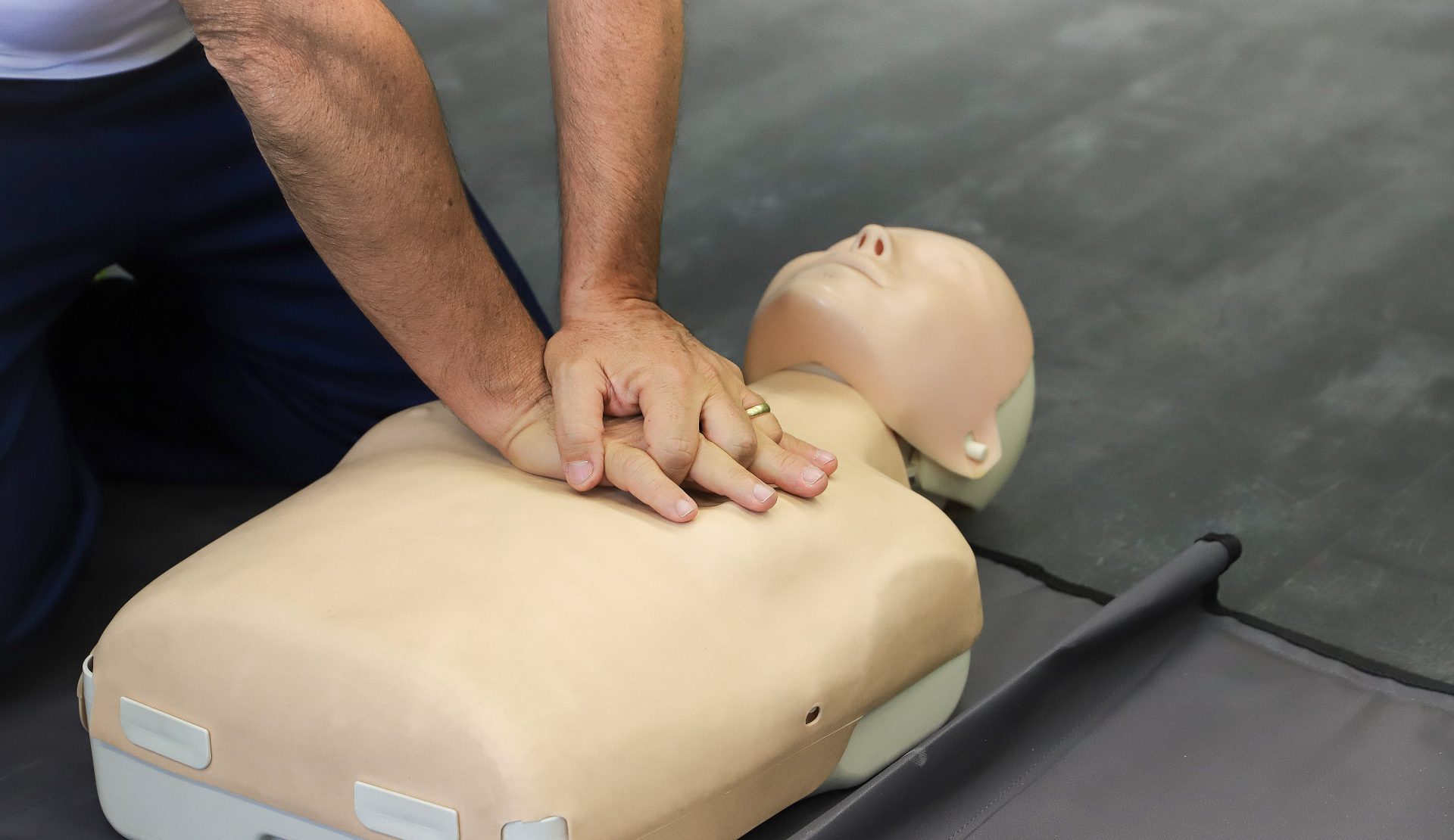 first aid course company safety cardiac massag 2025 01 10 03 30 26 utc