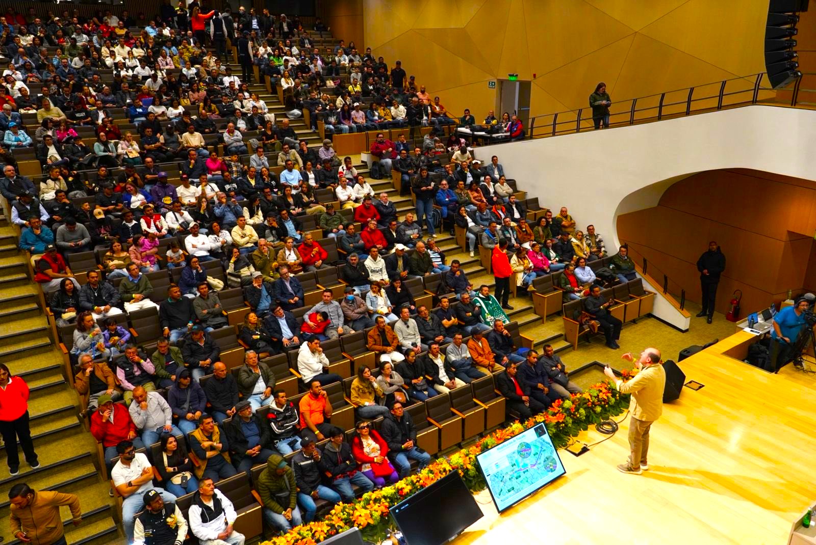 Audiencia de la Troncal de los Andes dejo un amplio registro ciudadano en un fuerte debate ambiental3