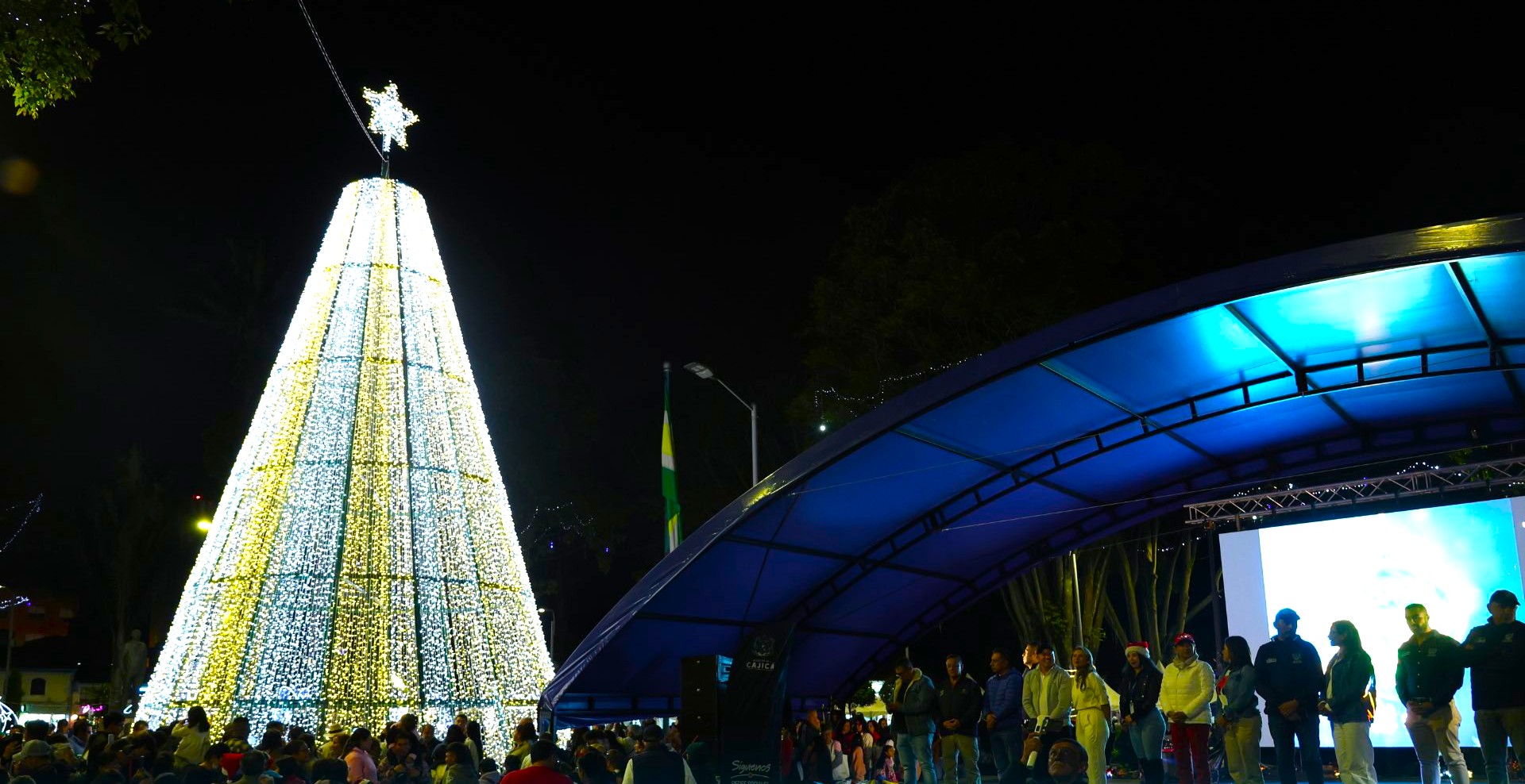 Cajica inicio la Navidad con desfiles presentaciones musicales y un Arbol muy inspirado