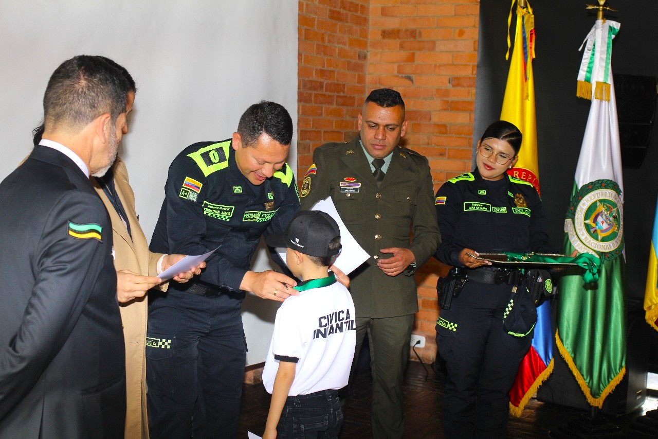 Chia presenta a sus nuevos lideres juveniles ninos que asumen el compromiso ciudadano desde temprana edad2