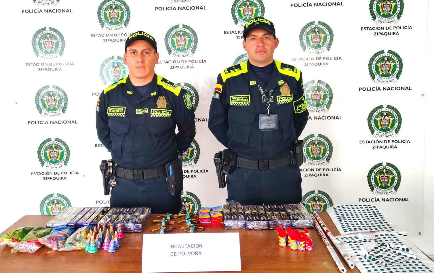 La Policia Nacional refuerza controles contra la polvora en Zipaquira para proteger a menores1