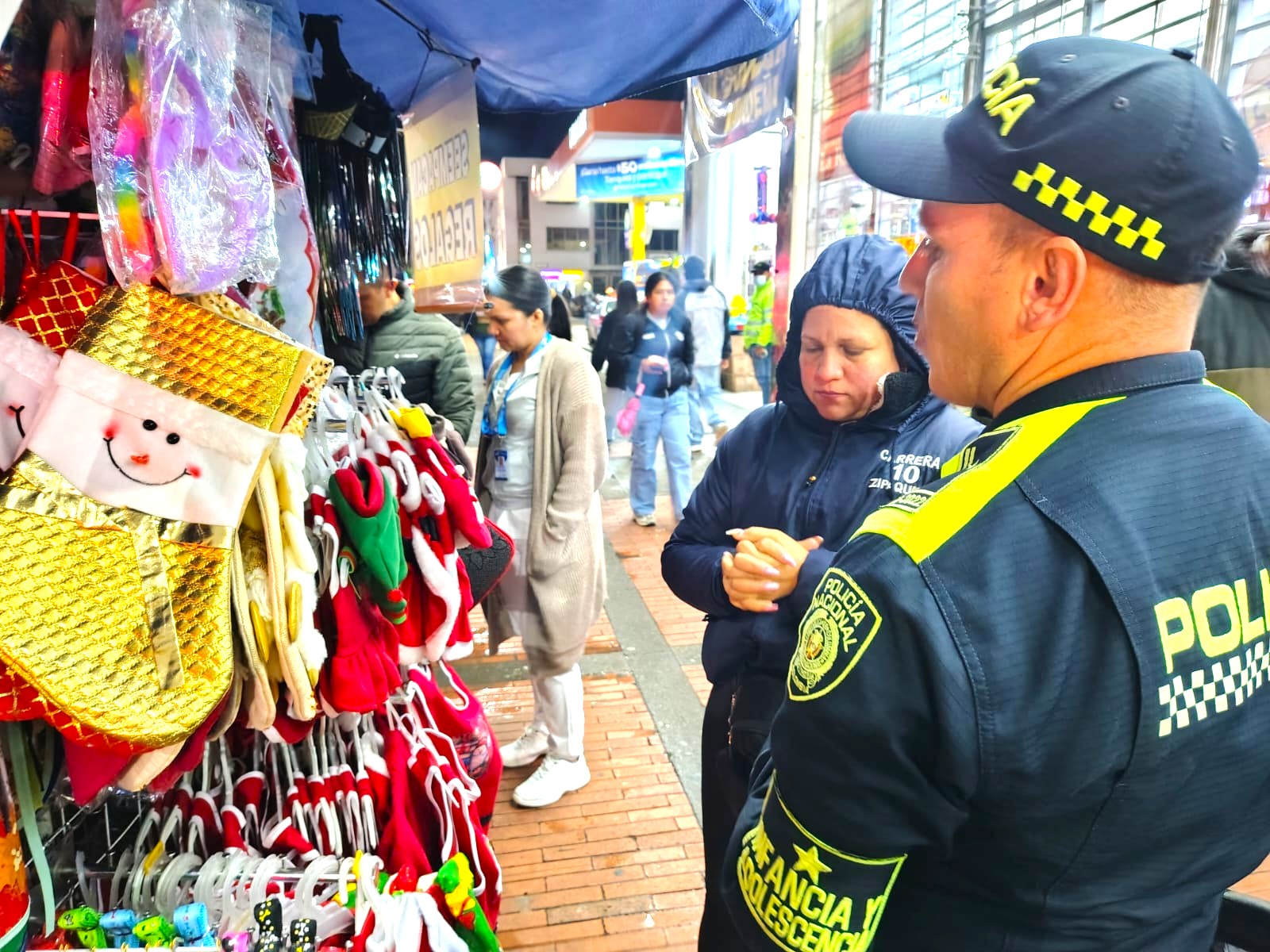 La Policia Nacional refuerza controles contra la polvora en Zipaquira para proteger a menores2