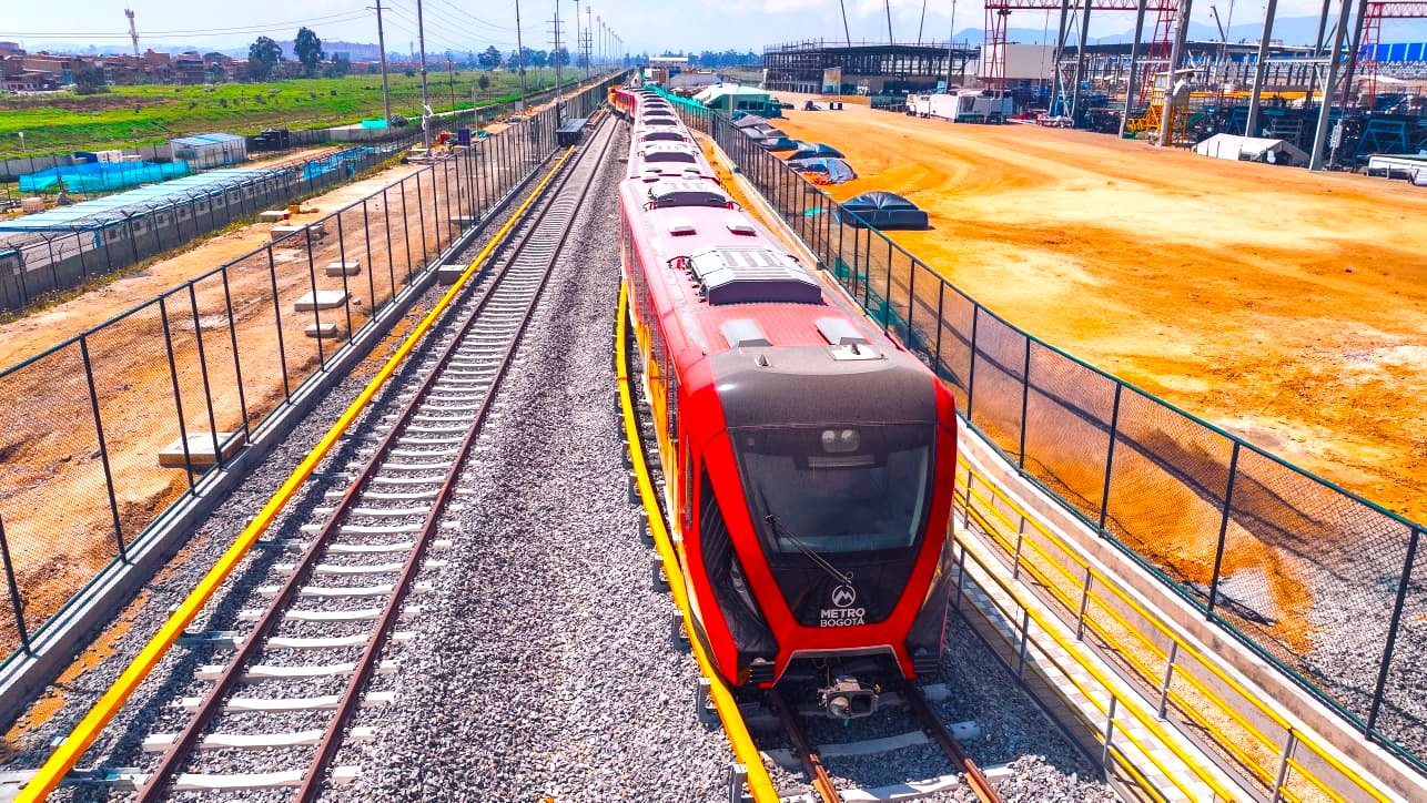 Metro de Bogota entra en fase visible trenes ya se mueven y el viaducto se acerca1