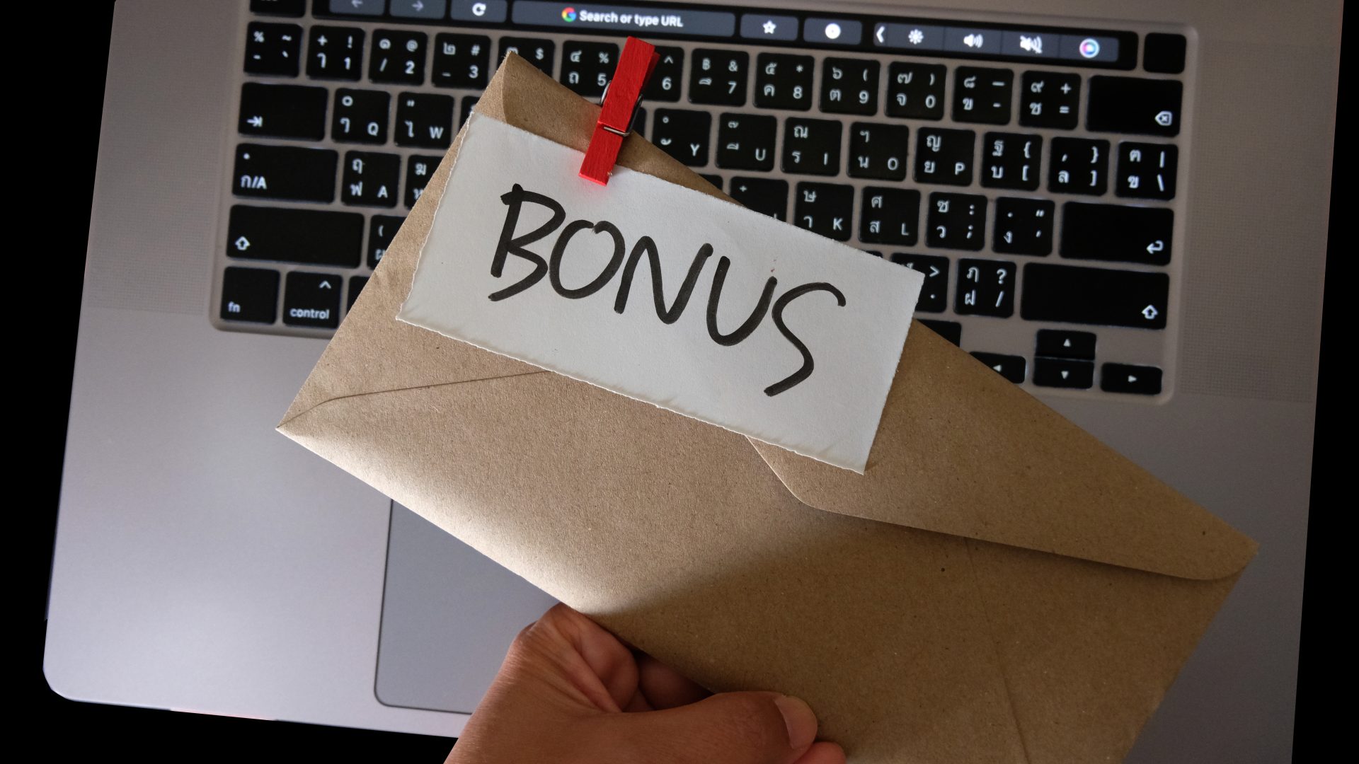 communication by pulling paper of bonus from the e 2024 12 06 09 17 34 utc