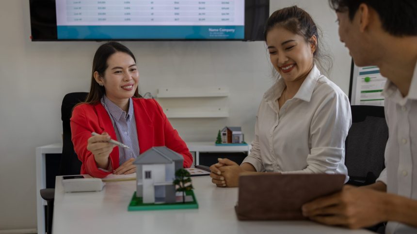 concept for selling a house and home insurance si 2026 01 08 08 10 04 utc