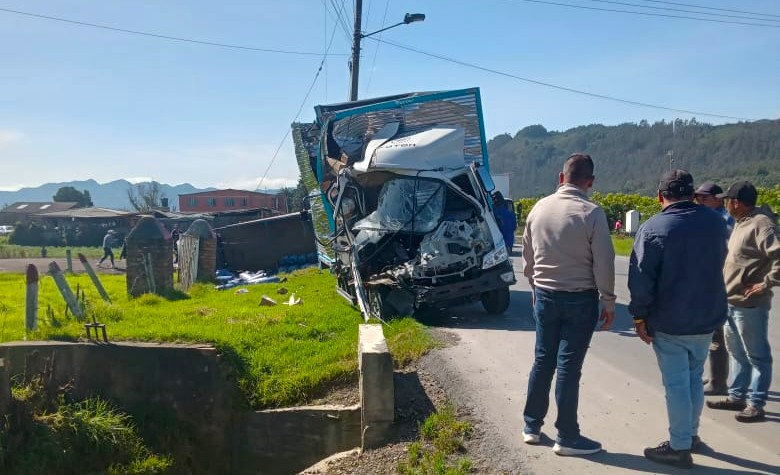Accidente de transito en la via Simijaca–Chiquinquira deja tres fallecidos y cuatro heridos