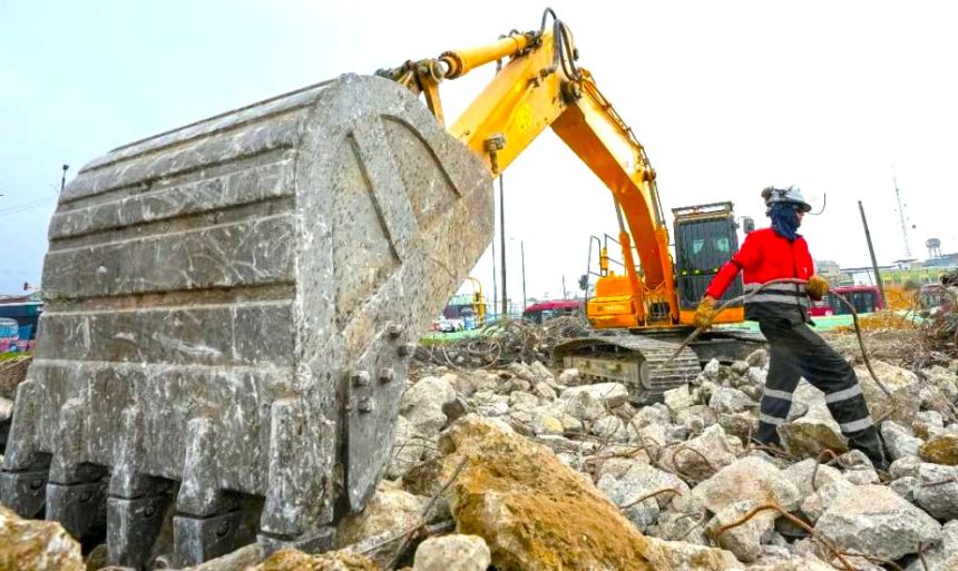 Bogota anuncia cierres nocturnos en la carrera 68 entre calles 63 y 64C por demolicion de puente peatonal