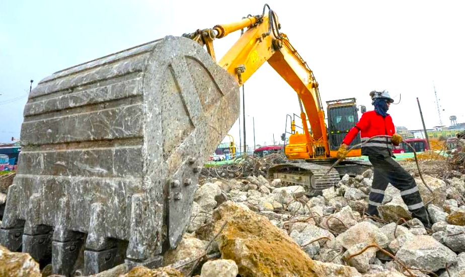 Bogota anuncia cierres nocturnos en la carrera 68 entre calles 63 y 64C por demolicion de puente peatonal