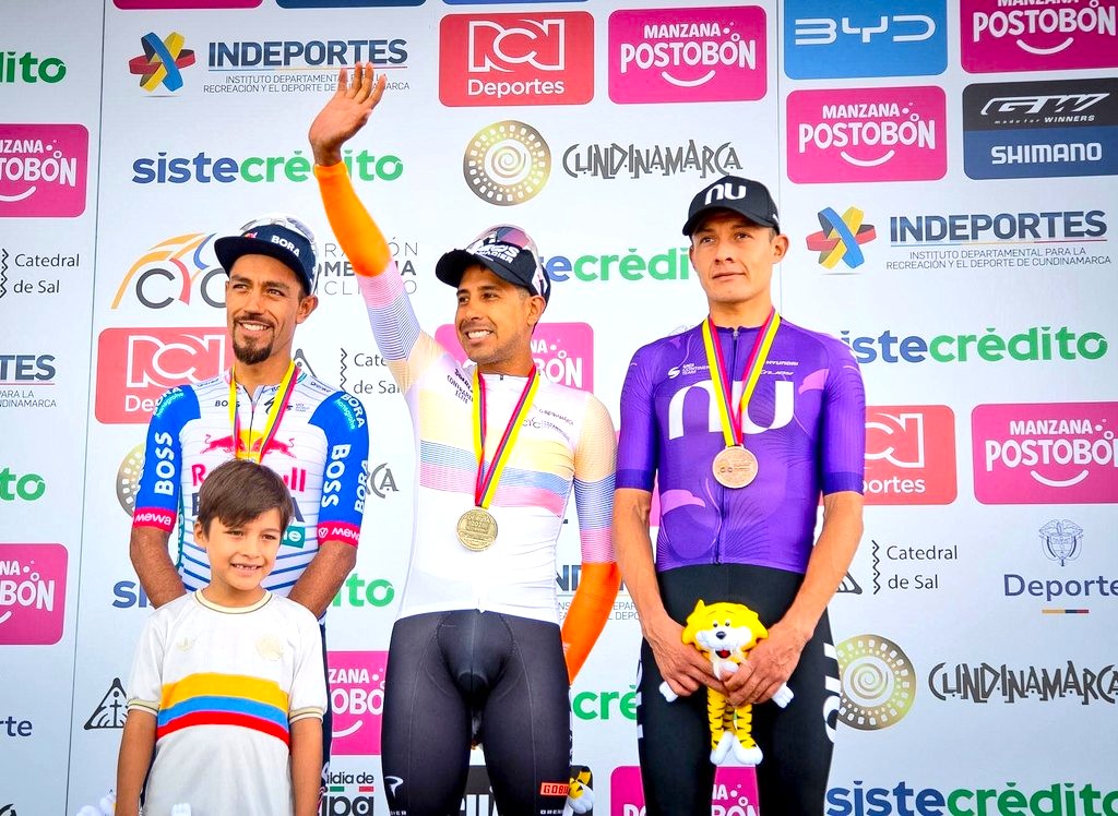 Brandon Rivera domina la contrarreloj en Zipaquira y se queda con el oro nacional