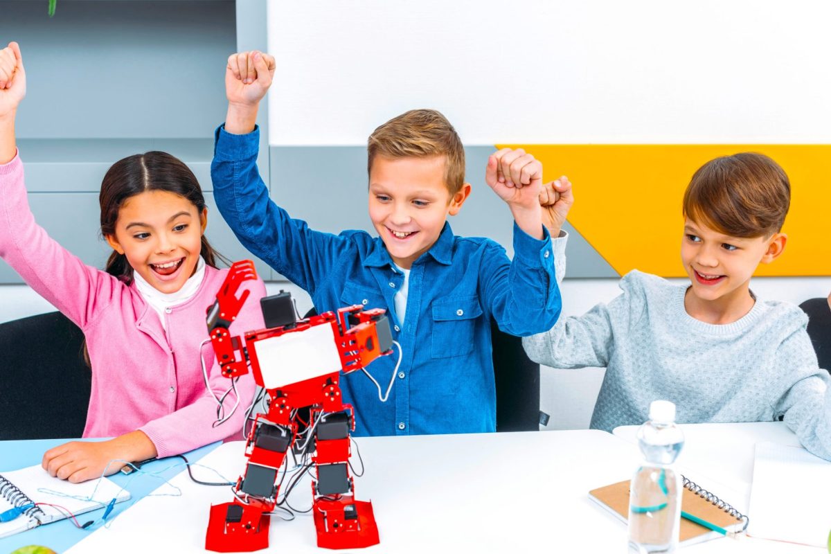 Chia certifica a mas de 220 ninos y jovenes en robotica programacion e impresion 3D