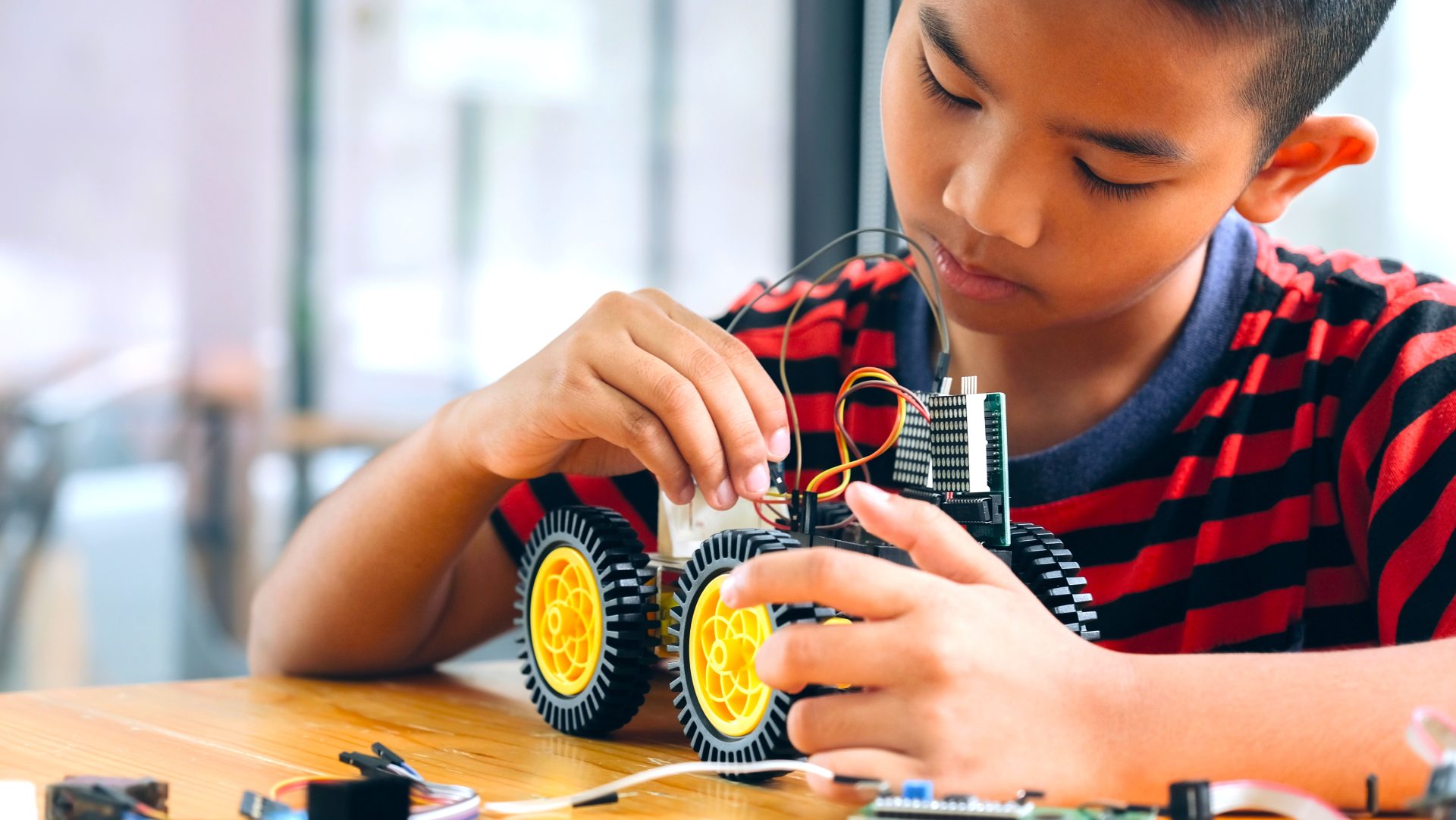 Chia certifica a mas de 220 ninos y jovenes en robotica programacion e impresion 3D1