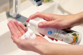 Cuidado delicada espuma limpiadora 210 mL para bebes es retirada del mercado por orden del Invima1