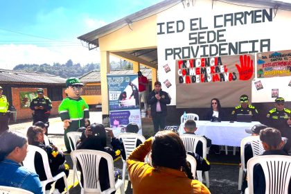 Guasca Policia de La Sabana y comunidad refuerzan la prevencion del reclutamiento infantil1