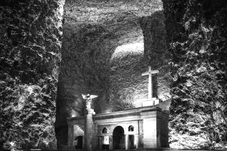 La catedral mas extrana del mundo Zipaquira como revelacion espiritual y literaria1