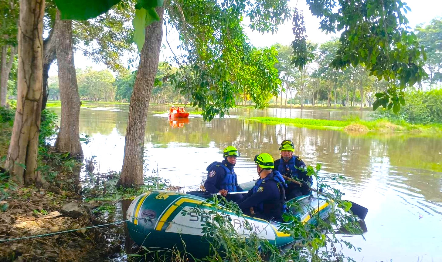 Regresan a Cundinamarca 20 bomberos tras 18 dias de rescates por inundaciones en Cordoba2