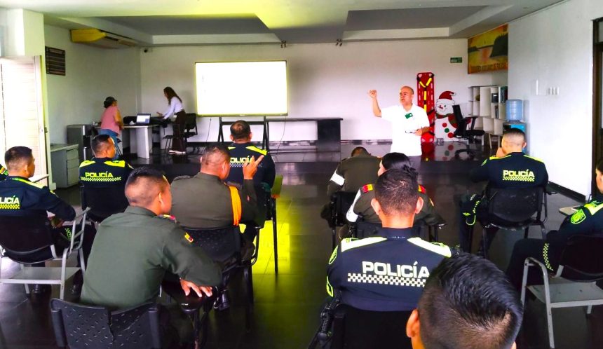 Se capacitan 20.000 uniformados para reforzar el control en los puestos de votacion