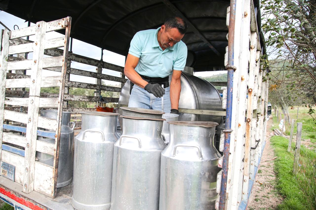 Activan medidas para proteger la comercializacion de la leche tras la salida del Grupo Gloria2