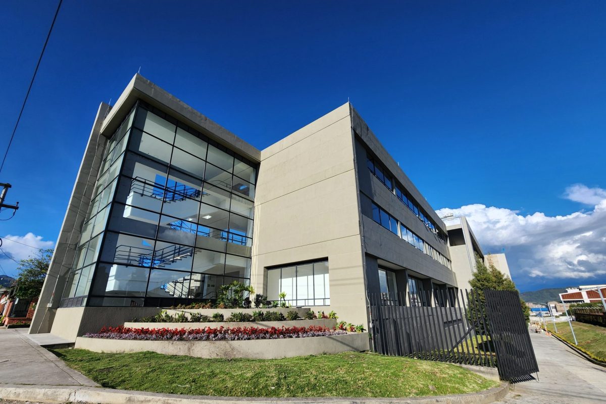 Lo que durante 15 anos fue un elefante blanco en Zipaquira ahora abre sus puertas asi es el nuevo Palacio de Justicia