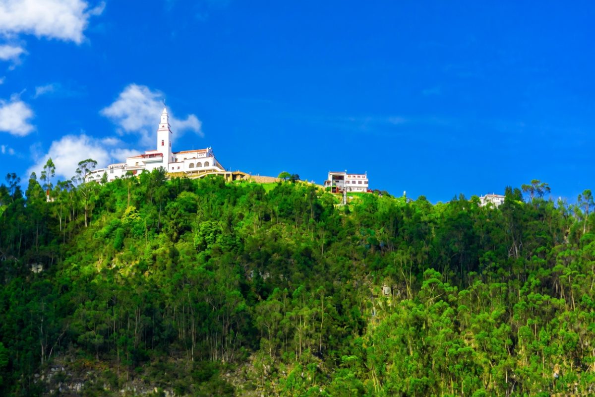Monserrate en Semana Santa horarios y restricciones para subir al cerro mas visitado de Bogota