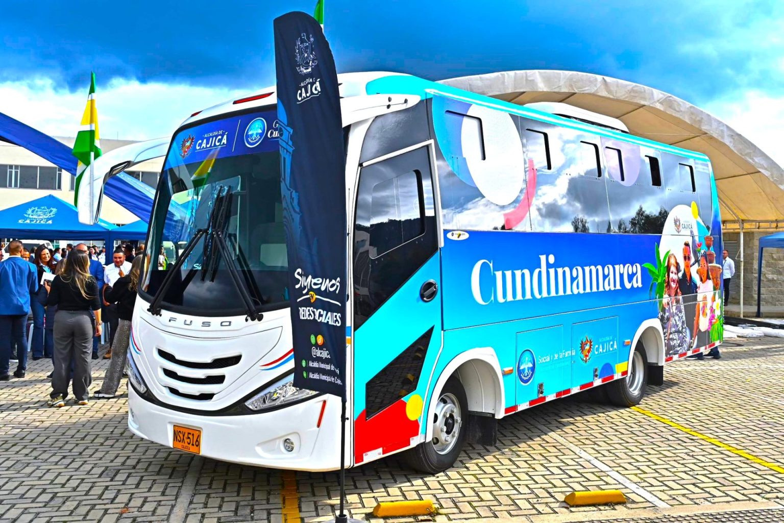 Cajica recibe bus especialmente adaptado para personas con discapacidad1