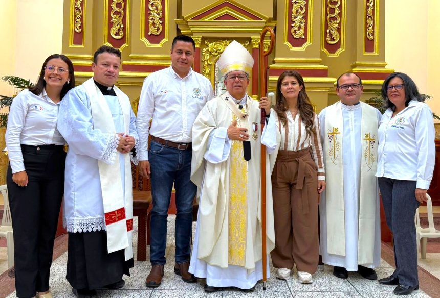 Choachi reunio a cientos de fieles y sorprendio con reconocimiento al primado de Colombia1