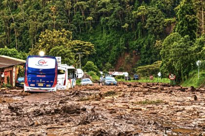 El invierno golpea con fuerza cierres fallas en la via y graves emergencias en Cundinamarca1